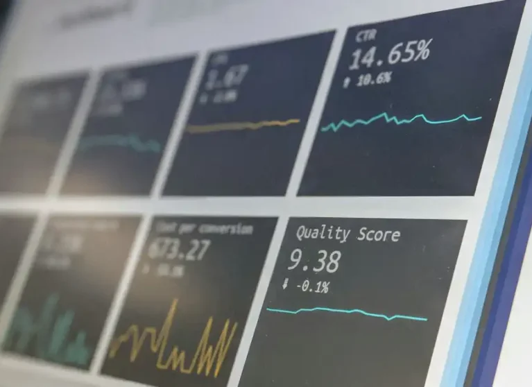 Growth Marketing e Growth Hacking não são a mesma coisa. Entenda as principais diferenças, quando usar cada abordagem e como elas podem se complementar.